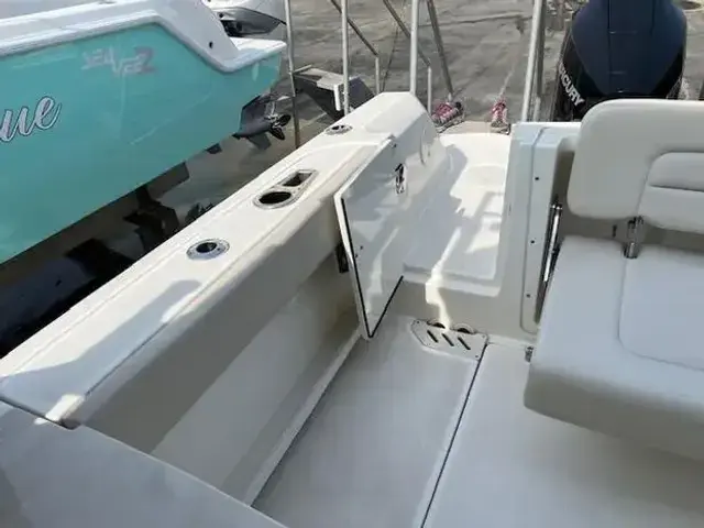 Boston Whaler 270 Vantage