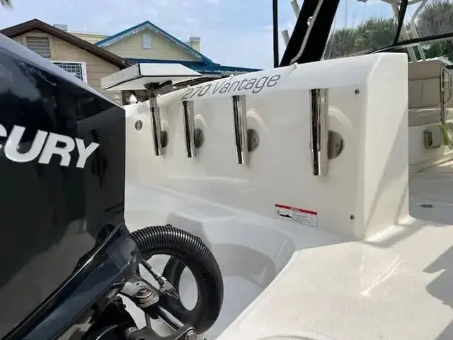 Boston Whaler 270 Vantage