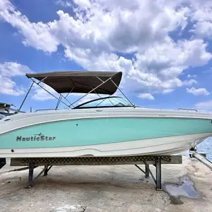 2020 Nauticstar 243 Dc