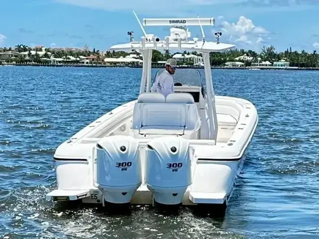 Intrepid 327 Center Console