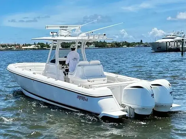 Intrepid 327 Center Console