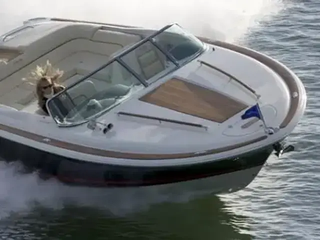 Chris Craft Corsair 28