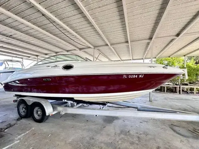 Sea Ray 240 Sundeck