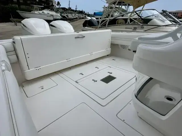 Intrepid 327 Center Console