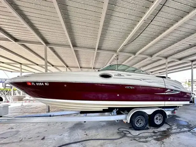 Sea Ray 240 Sundeck