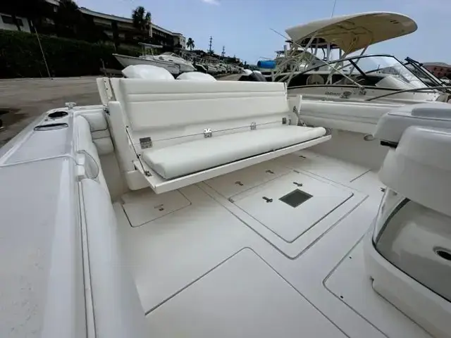 Intrepid 327 Center Console