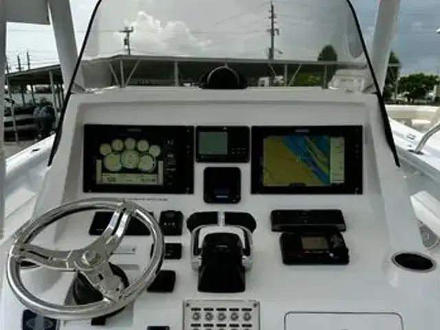 Intrepid 327 Center Console