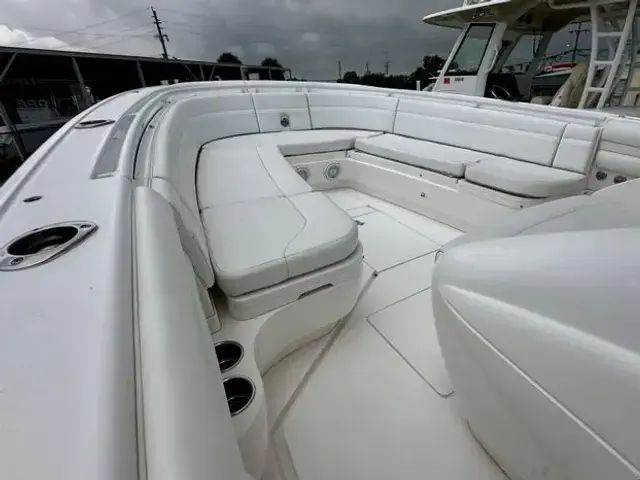 Intrepid 327 Center Console