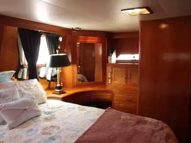 Ocean Alexander Cockpit Motor Yacht