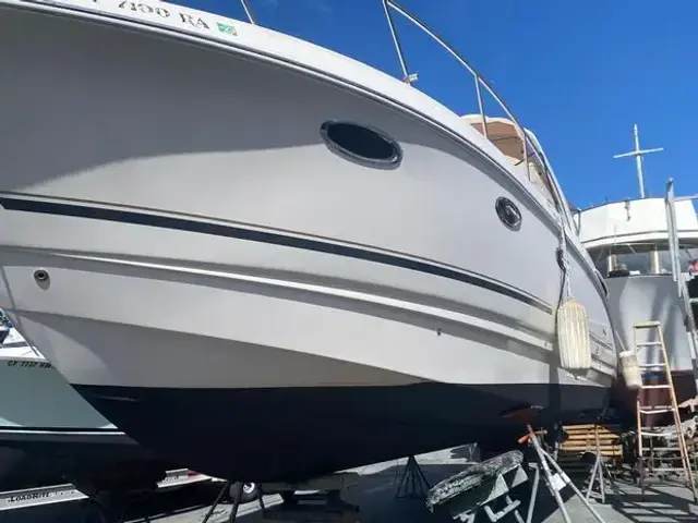 Chaparral 320 Signature