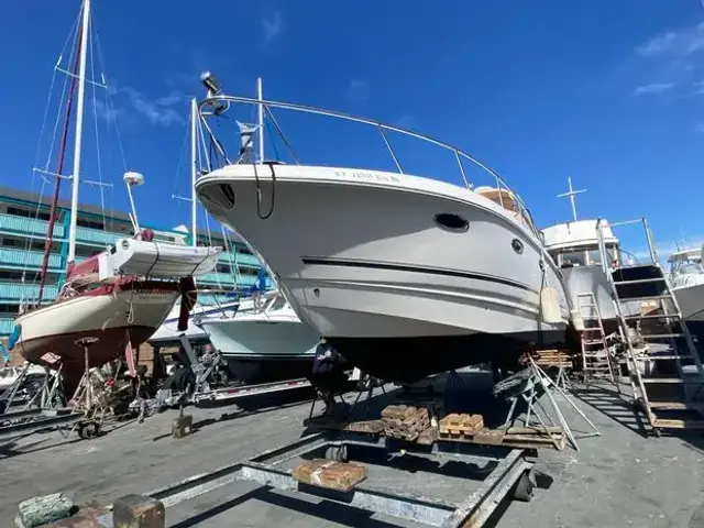 Chaparral 320 Signature