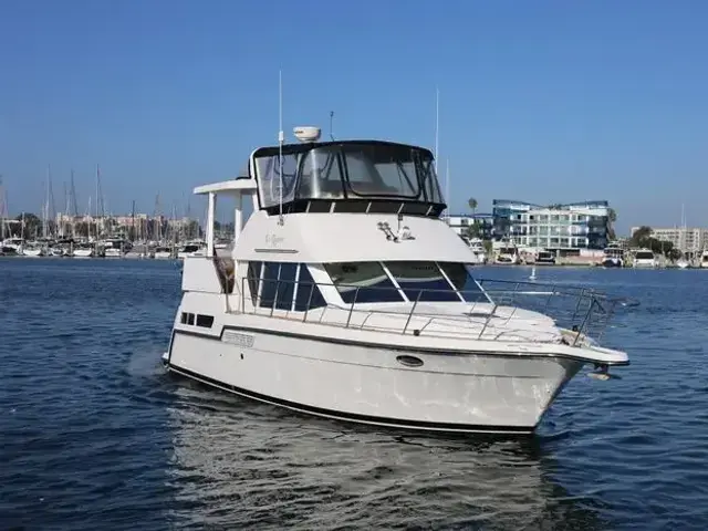 Carver 355 Aft Cabin