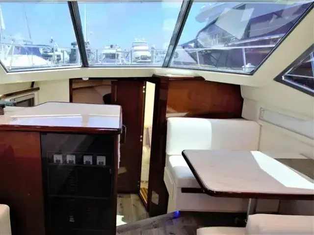 Carver 355 Aft Cabin