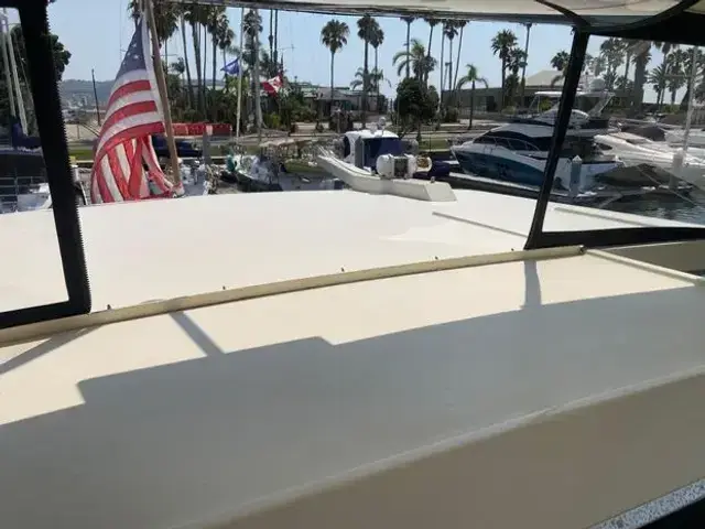 Tollycraft 40 Sundeck