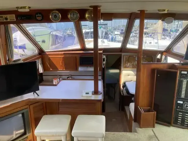 Tollycraft 40 Sundeck