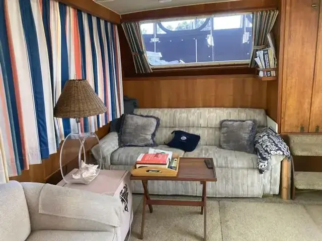 Tollycraft 40 Sundeck