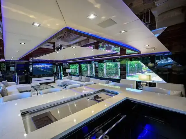 Broward 108 Raised Pilothouse