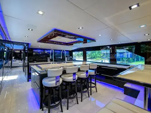 Broward 108 Raised Pilothouse