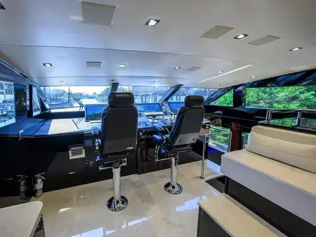 Broward 108 Raised Pilothouse