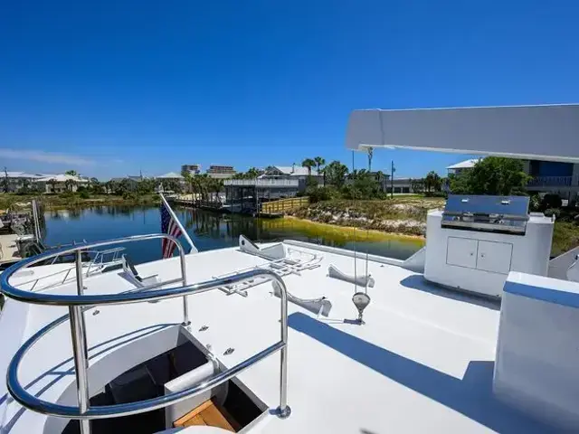 Broward 108 Raised Pilothouse