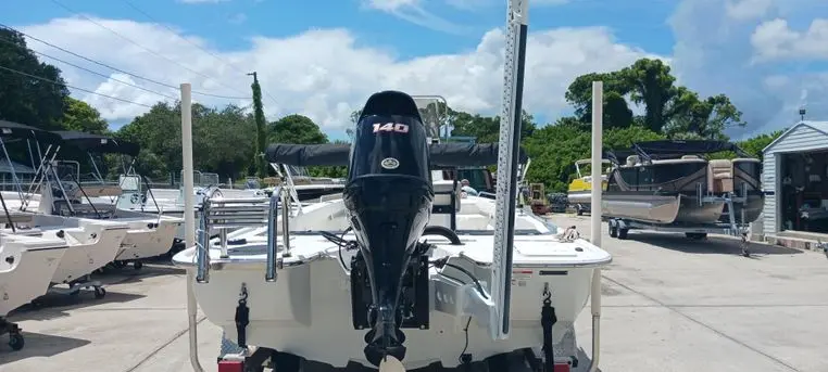 2019 Key Largo 2200 bay