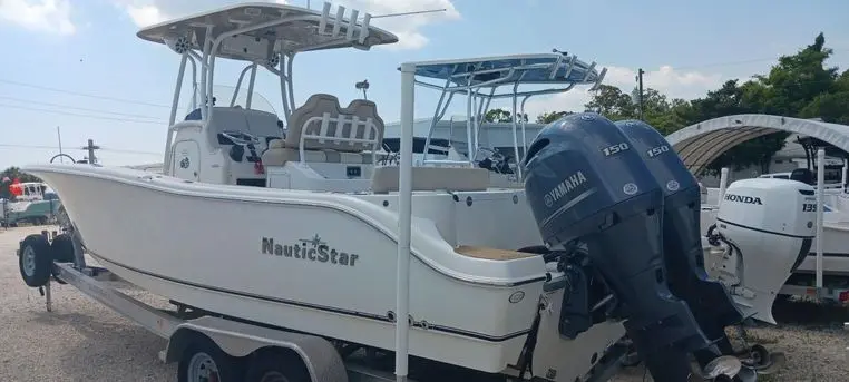 2017 Nauticstar 25xs