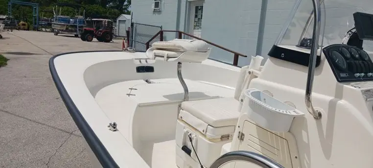 2015 Boston Whaler 170 montauk