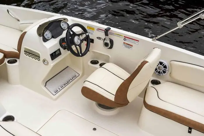 2025 Stingray 182 sc outboard