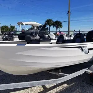 2023 Crestliner 1600 Vision