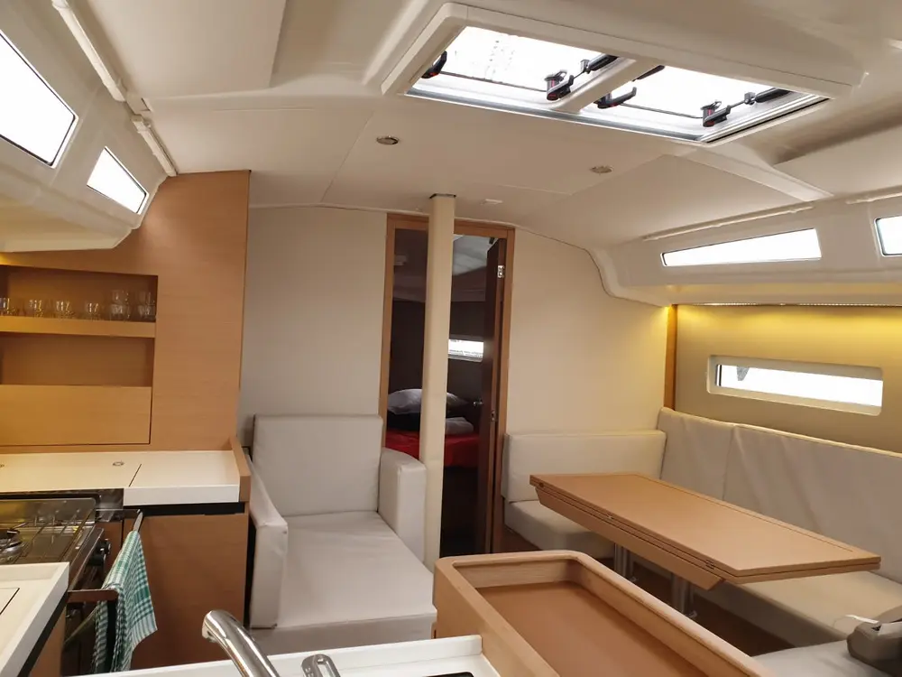 2019 Jeanneau sun odyssey 410