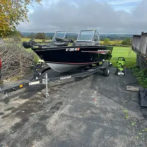 2020 Tracker Boats Pro Guide V-175