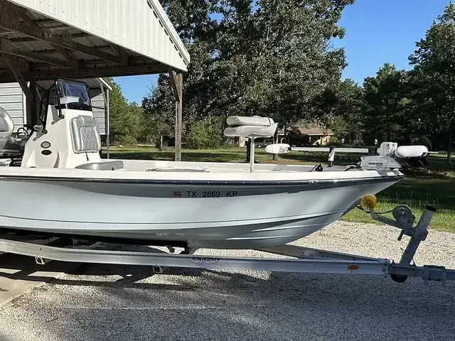 Blue Wave Boats Pure Bay 2200