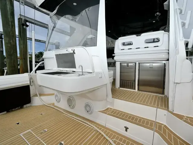 Intrepid 475 Sport Yacht