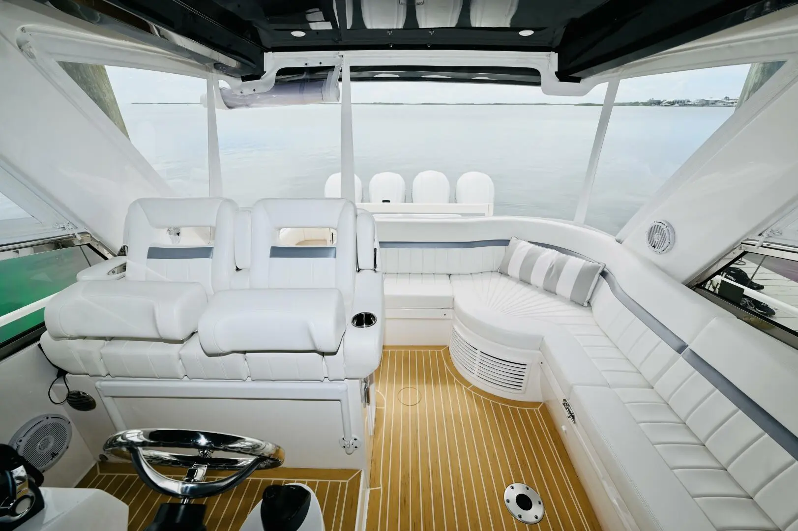 2019 Intrepid 475 sport yacht