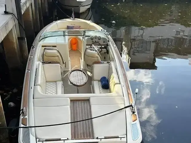 Chris Craft 27 Launch