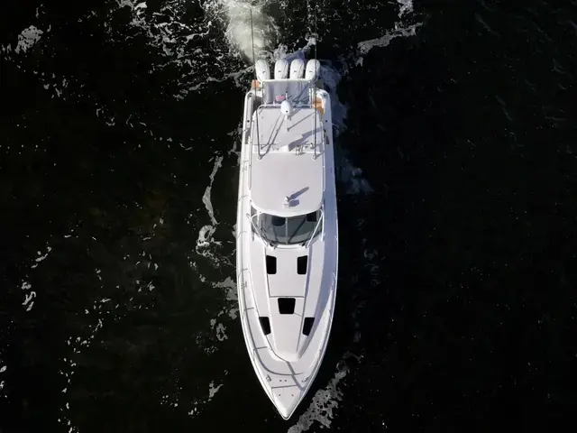 Intrepid 475 Sport Yacht