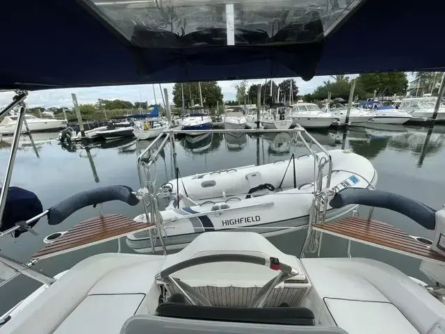 Hunter 36