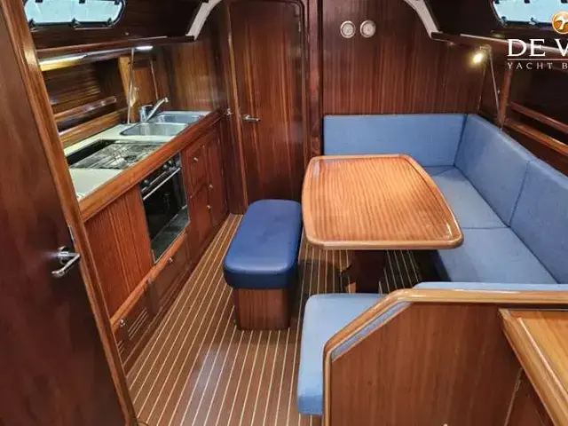 Bavaria 37-3