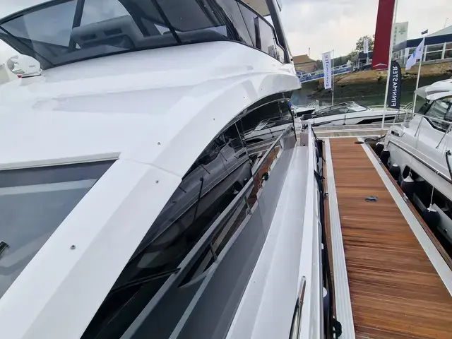 Azimut 68 Flybridge