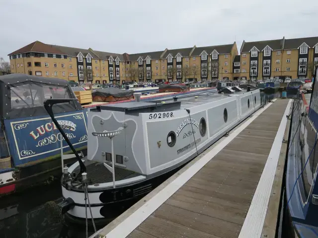 Golden Fleece Narrowboat