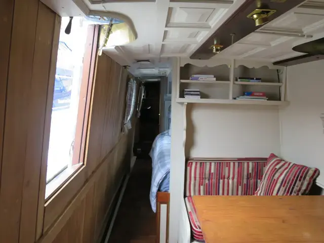 Golden Fleece Narrowboat