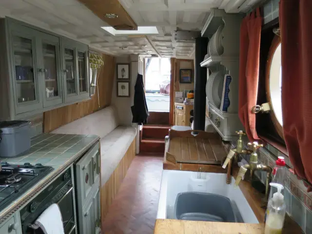 Golden Fleece Narrowboat