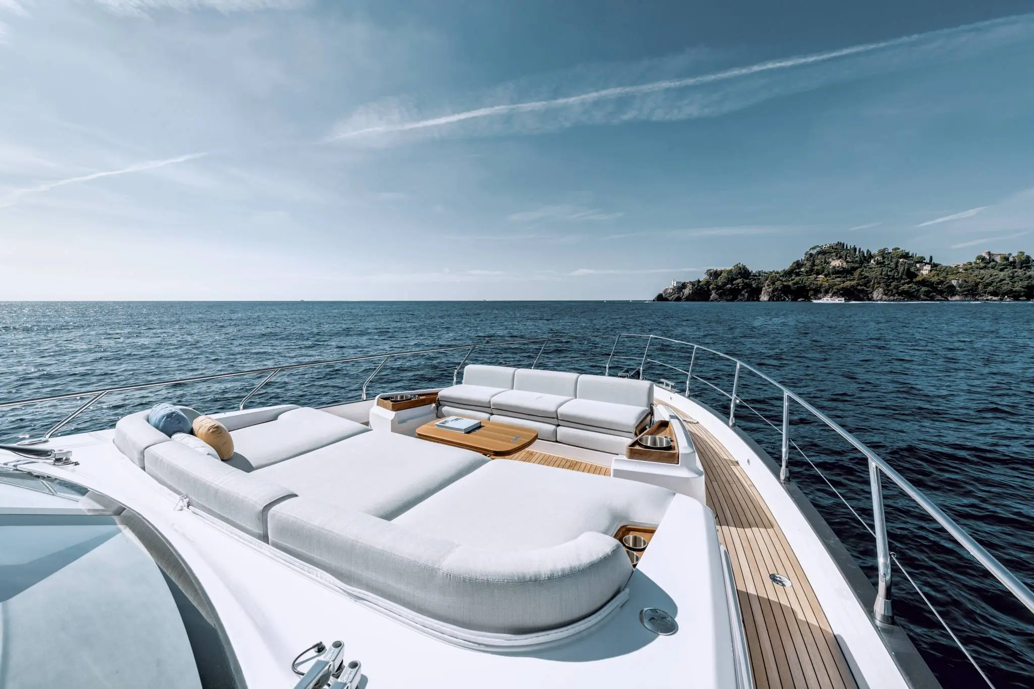 2024 Azimut 68 flybridge