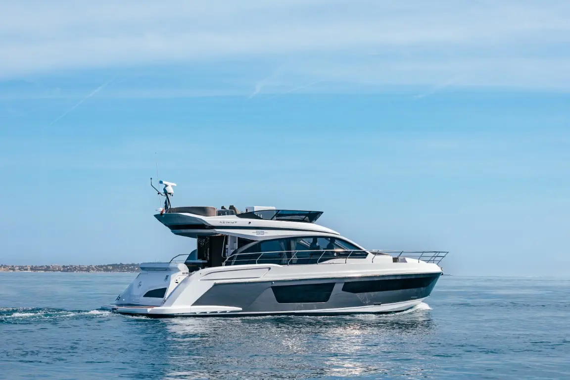 2023 Azimut 53 flybridge