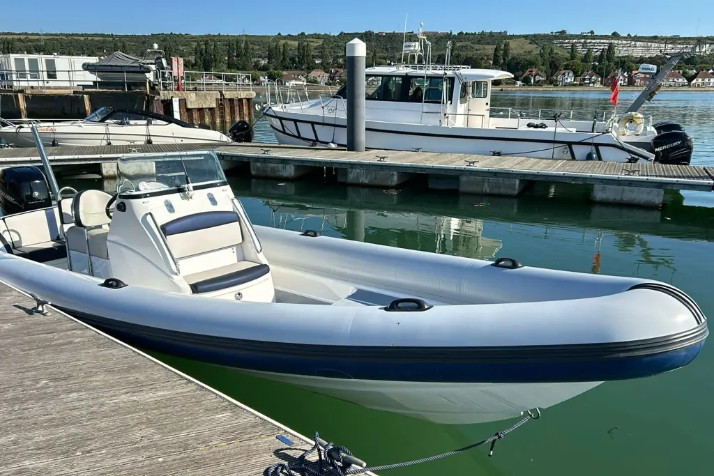 2004 Scorpion 8.1m rib