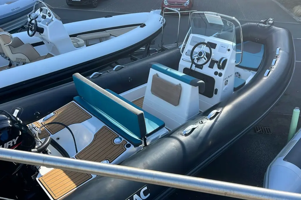 2023 Zodiac medline 580 rib