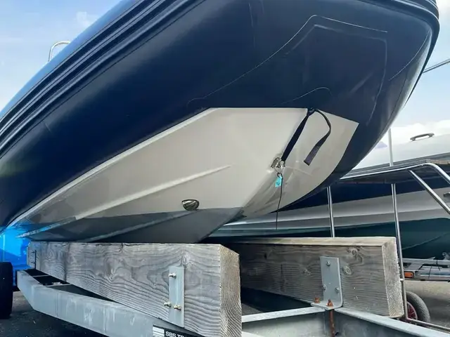 Zodiac Medline 580 RIB