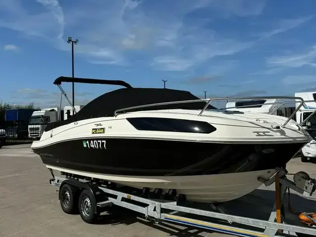 Bayliner VR5 Bowrider I-O