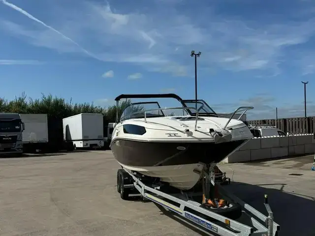 Bayliner VR5 Bowrider I-O