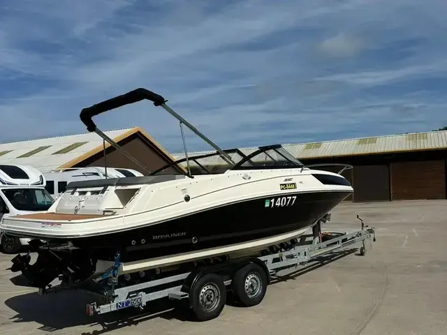 Bayliner VR5 Bowrider I-O